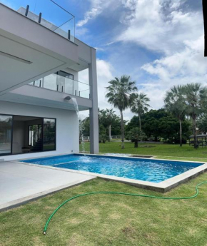 Casa Ampla e Moderna à Beira-Rio